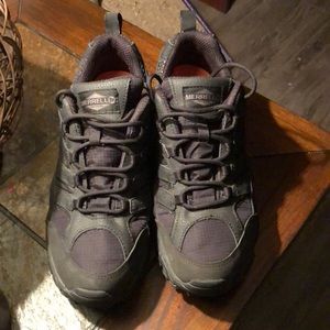 Men’s Merrell shoes- Size 9.5